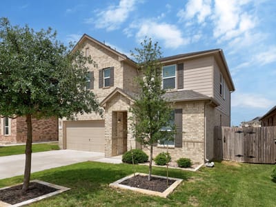 Living area at 121 Kulmbacher Dr - 3 bed 2 bath home