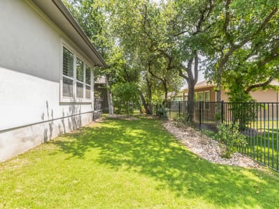 Living area at 121 Monterey Oak Trl - 2 bed 2 bath home