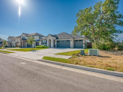 Property photo 3 at 121 Plumbago LN - 3 bed 2 bath home