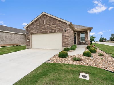 Living area at 121 Winterhorse CV - 2 bed 2 bath home
