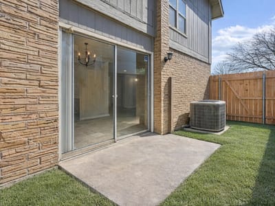 Living area at 1210 Southport DR - Southridge Sec 06, Austin, TX