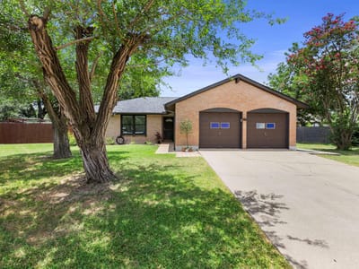 Living area at 12101 Missel Thrush CT - 3 bed 2 bath home