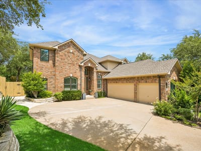 Living area at 12109 Estrada CT - 5 bed 3 bath home