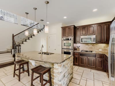 Living area at 12109 Pepperidge Dr - 5 bed 3 bath home