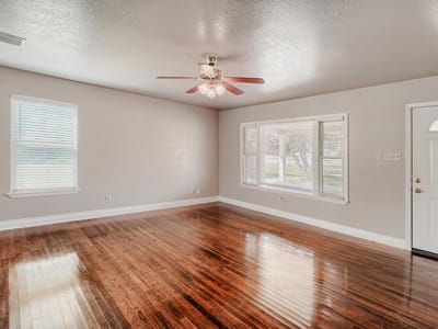 Property photo 4 at 1211 N Bishop ST - 3 bed 2 bath home