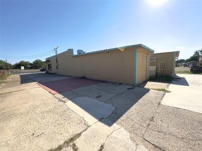Property photo 5 at 1212 E Pierce ST - Simpson & Parr, Luling, TX