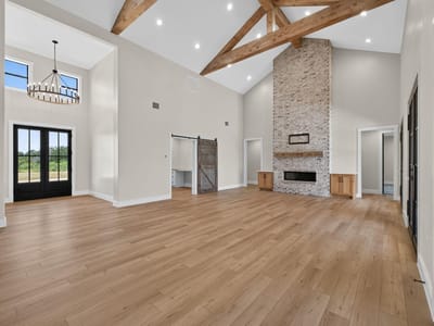 Living area at 1215 Private Road 7039 - 5 bed 4 bath home