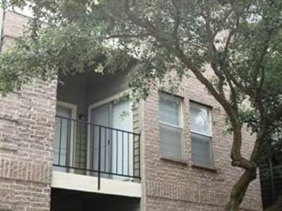 Photo 5 of 22 at 12166 Metric BLVD Unit #220 - 1 bed 1 bath home
