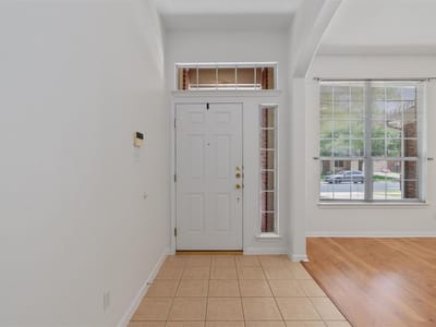 Living area at 122 Copperwood LOOP - 3 bed 2 bath home