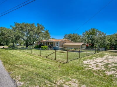 Primary bedroom at 122 Heritage DR - 3 bed 2 bath home