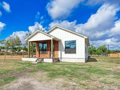 Property photo 2 at 122 Los Fresnos DR - 3 bed 2 bath home