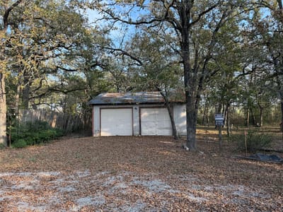 Living area at 122 Pawnee Ct - 3 bed 1 bath home