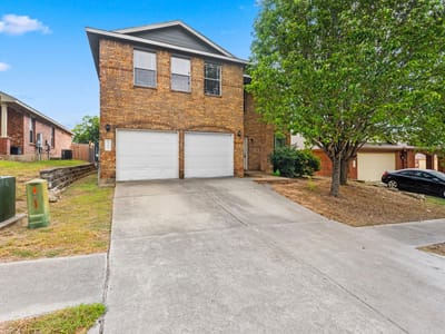 Property photo 2 at 122 Plumbago CV - 4 bed 2 bath home