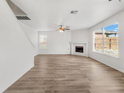 Property photo 4 at 122 Plumbago CV - 4 bed 2 bath home