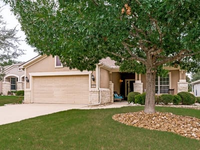 Living area at 122 Prairie Creek TRL - 3 bed 2 bath home