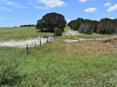 Bathroom at 122 Reserve Way - Homestead Hills, Lampasas, TX
