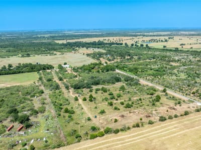Property photo 5 at 122 Tumbleweed TRL - Dale, Dale, TX