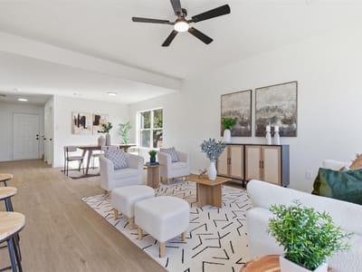 Living area at 12213 Prairie Glen Ct - 4 bed 2 bath home