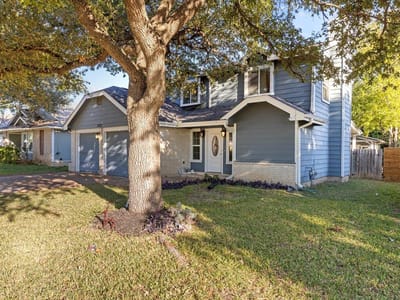 Living area at 12217 Shropshire BLVD - 3 bed 2 bath home