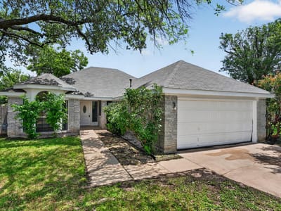 Living area at 1222 Ivybridge DR - 3 bed 2 bath home