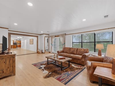 Living area at 1229 State 304 Highway - 4 bed 2 bath home