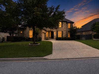 Living area at 12301 Montclair BND - 4 bed 3 bath home