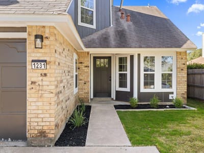Photo 4 of 35 at 1231 Orchard Park CIR - 3 bed 2 bath home
