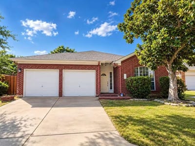 Property photo 3 at 1235 Blackthorn DR - 4 bed 2 bath home