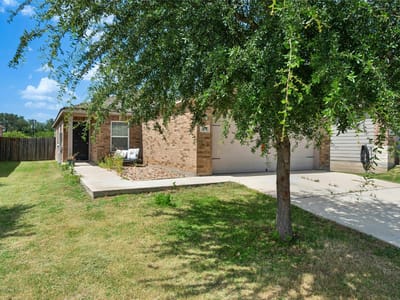 Property photo 2 at 124 Continental Ave - 3 bed 2 bath home