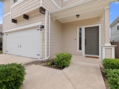 Primary bedroom at 124 Guemal RD - 4 bed 2 bath home