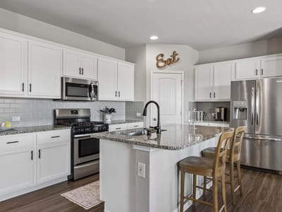 Photo 4 of 38 at 124 Moravia RD - 4 bed 3 bath home