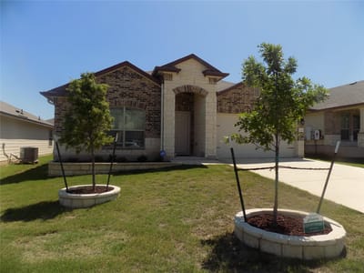 Living area at 124 Rearden Blvd - 4 bed 2 bath home