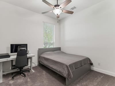 Primary bedroom at 124 Redtail LN - 5 bed 3 bath home
