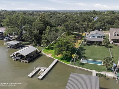Property photo 2 at 124 S Shorewood DR - Tanglewood, Granite Shoals, TX