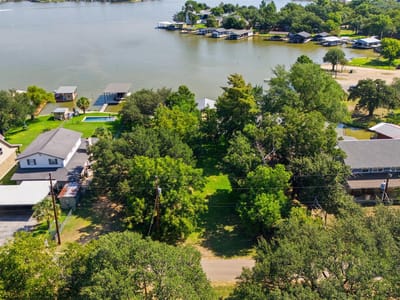 Property photo 5 at 124 S Shorewood DR - Tanglewood, Granite Shoals, TX