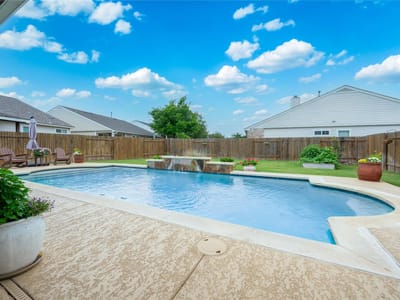 Primary bedroom at 124 Yaupon CV - 3 bed 2 bath home