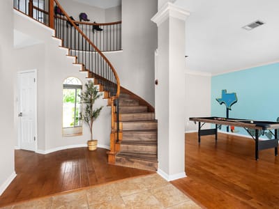 Living area at 1247 Rocky Creek DR - 5 bed 2 bath home