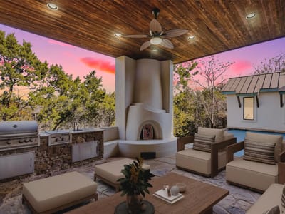 Living area at 125 Clubhouse DR - 4 bed 3 bath home