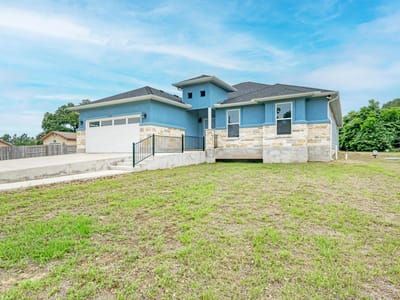 Living area at 125 Comanche DR - 3 bed 2 bath home