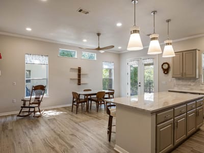 Property photo 3 at 125 Crystal Springs DR - 2 bed 2 bath home