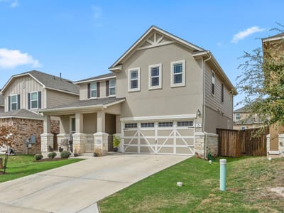 Living area at 125 Danablu DR - 4 bed 3 bath home