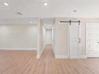 Primary bedroom at 125 Discovery LN - 2 bed 2 bath home