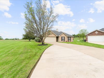 Primary bedroom at 125 Fairway CT - 4 bed 2 bath home