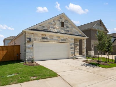 Living area at 125 Knockout Rose DR - 3 bed 2 bath home