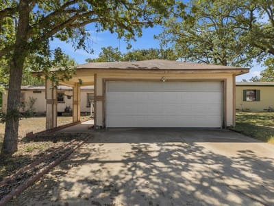 Property photo 2 at 125 Live Oak DR - 3 bed 2 bath home