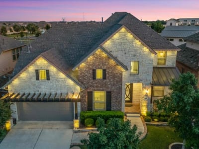 Living area at 125 Mindy WAY - 5 bed 3 bath home