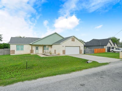 Primary bedroom at 125 Naalehu CT - 3 bed 2 bath home