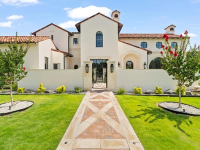 Living area at 125 Plaza Escondido - 4 bed 5 bath home
