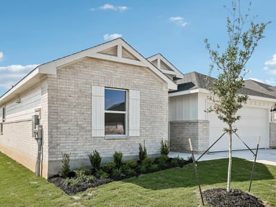 Living area at 125 Southridge Trl - 4 bed 2 bath home