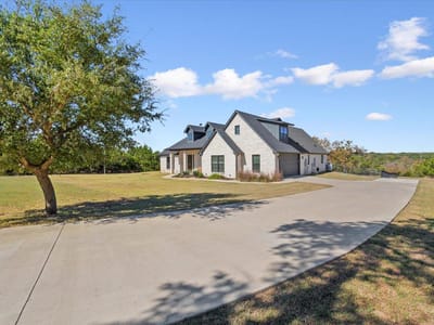 Property photo 2 at 1250 E Creekview DR - 5 bed 3 bath home